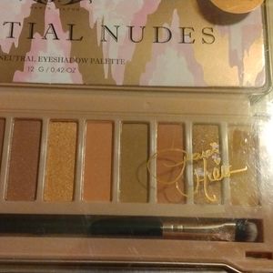 ParisHilton Neutral Eyeshadows Kit